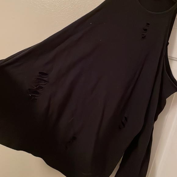 Torrid cold shoulder top - Picture 4 of 5